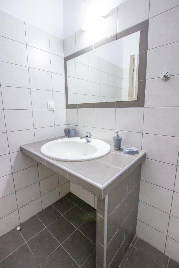 Anassa Apartments Asproválta Eksteriør bilde